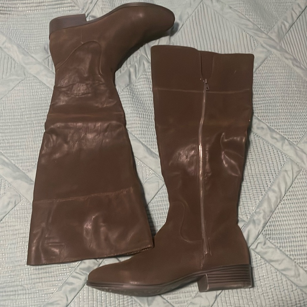 Calf length Faux suede boots